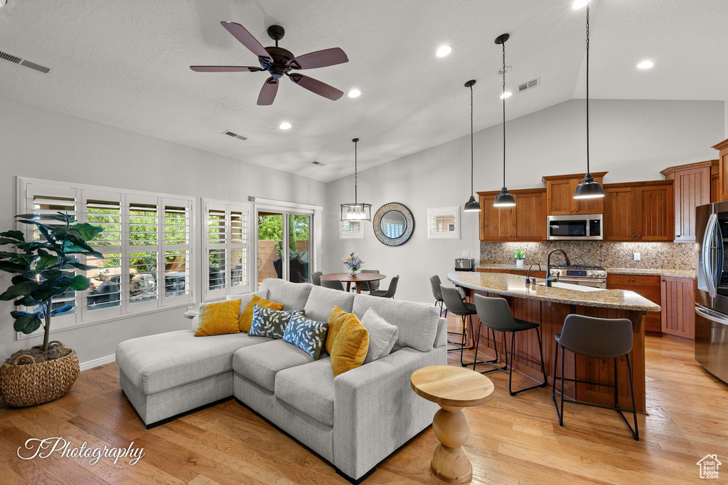 1586 W BONITA BAY CIR St George, UT 84790