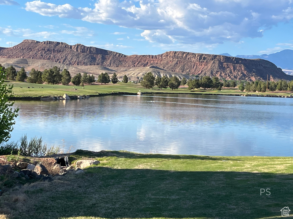 1586 W BONITA BAY CIR St George, UT 84790