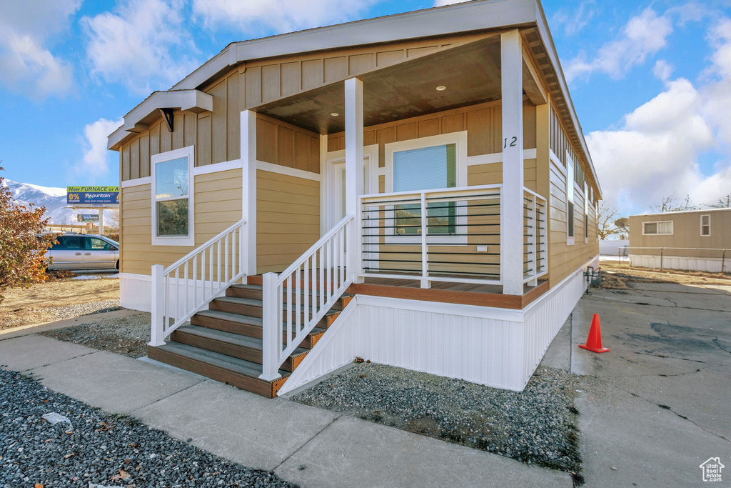 Photo 2 for MLS #2113417 at 1500 N Angel St #12