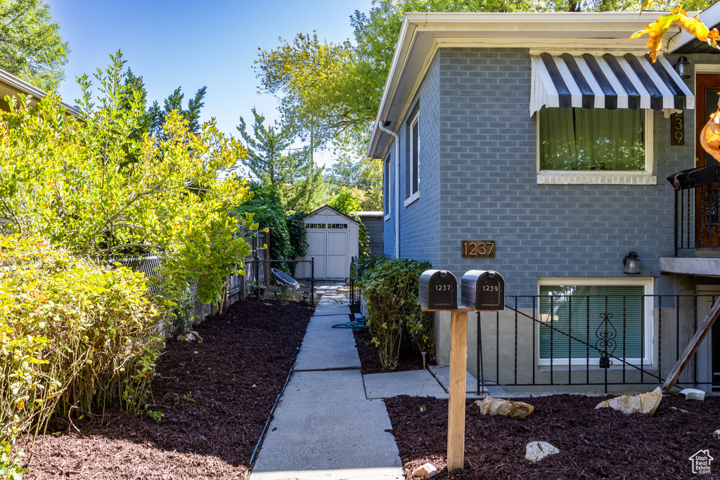 1237 S LAKE ST Salt Lake City, UT 84105