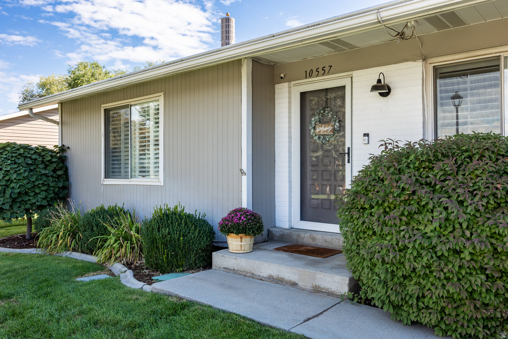 10557 S PRIMROSE DR Sandy, UT 84094