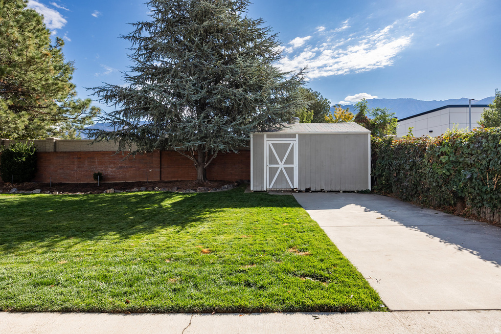 10557 S PRIMROSE DR Sandy, UT 84094