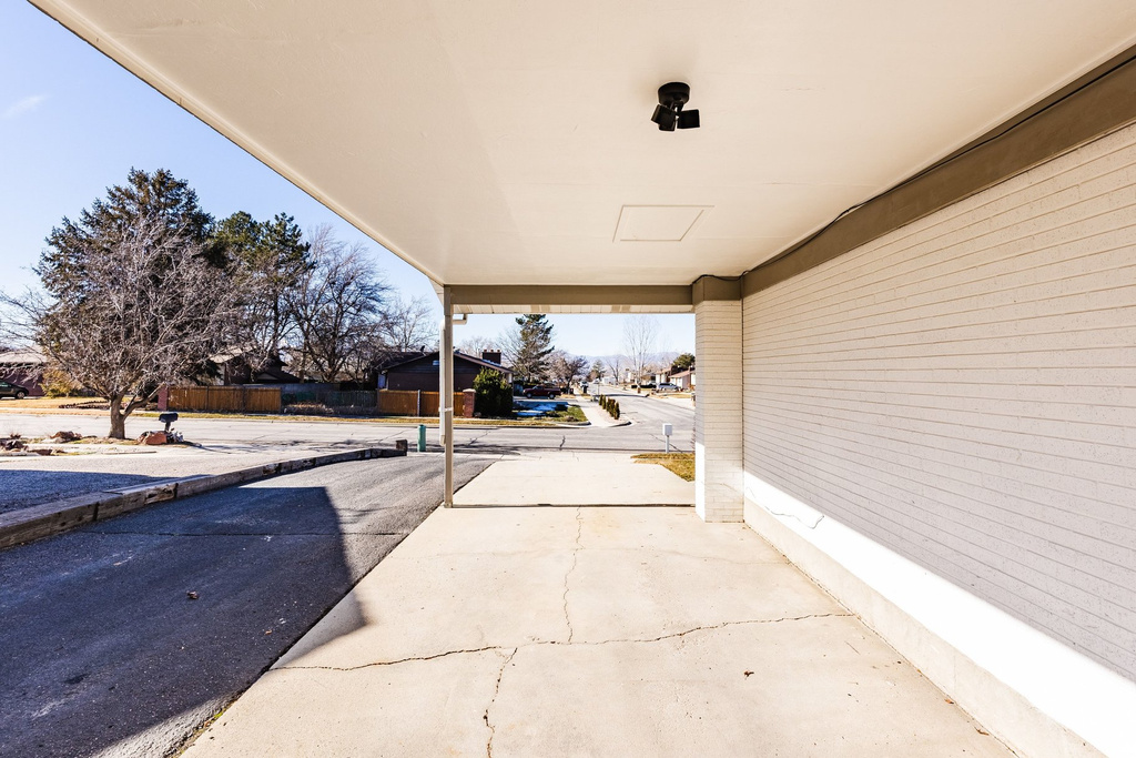 10557 S PRIMROSE DR Sandy, UT 84094