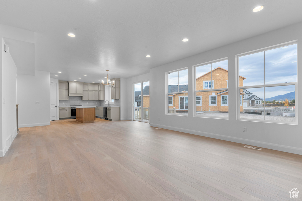 1362 W VALLEY DR Lindon, UT 84042