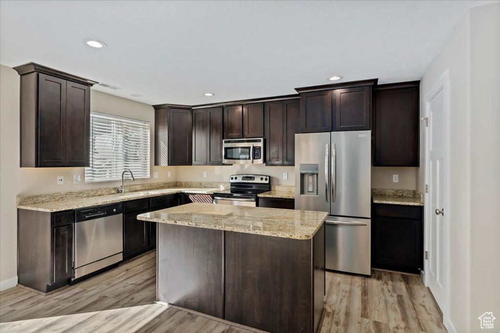 1072 W STONEHAVEN DR North Salt Lake, UT 84054