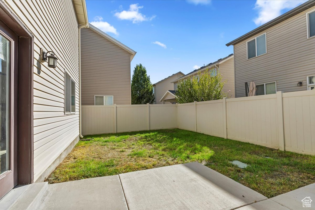 1072 W STONEHAVEN DR North Salt Lake, UT 84054