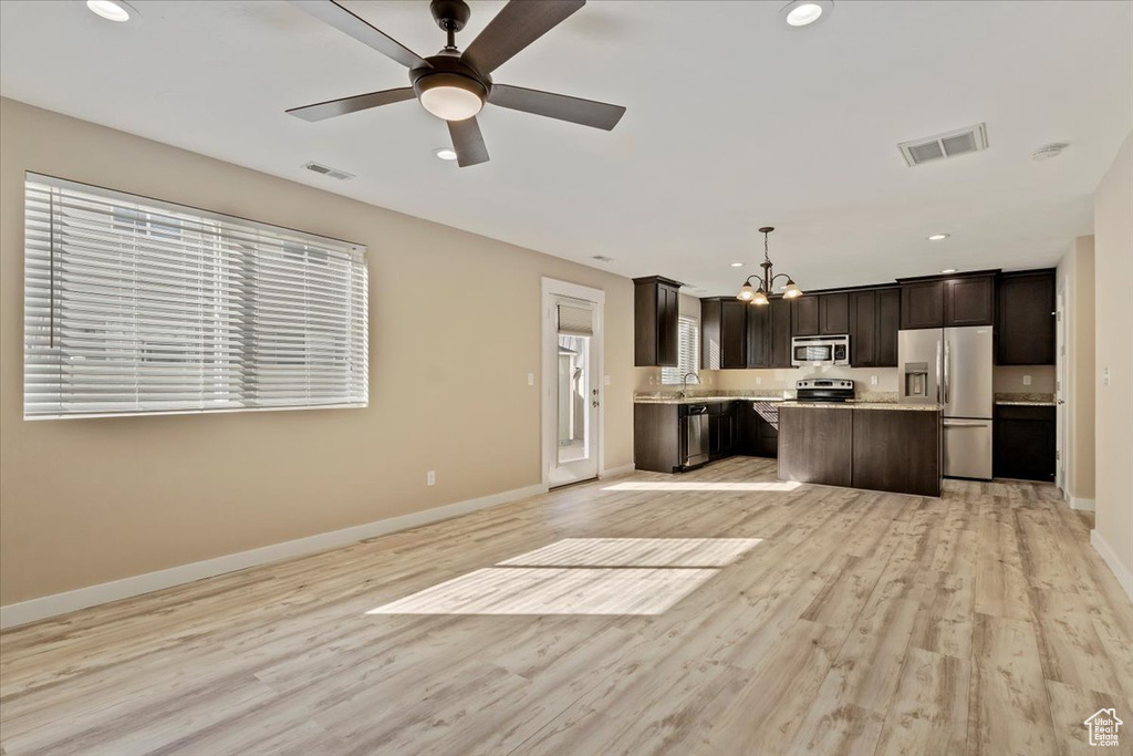 1072 W STONEHAVEN DR North Salt Lake, UT 84054