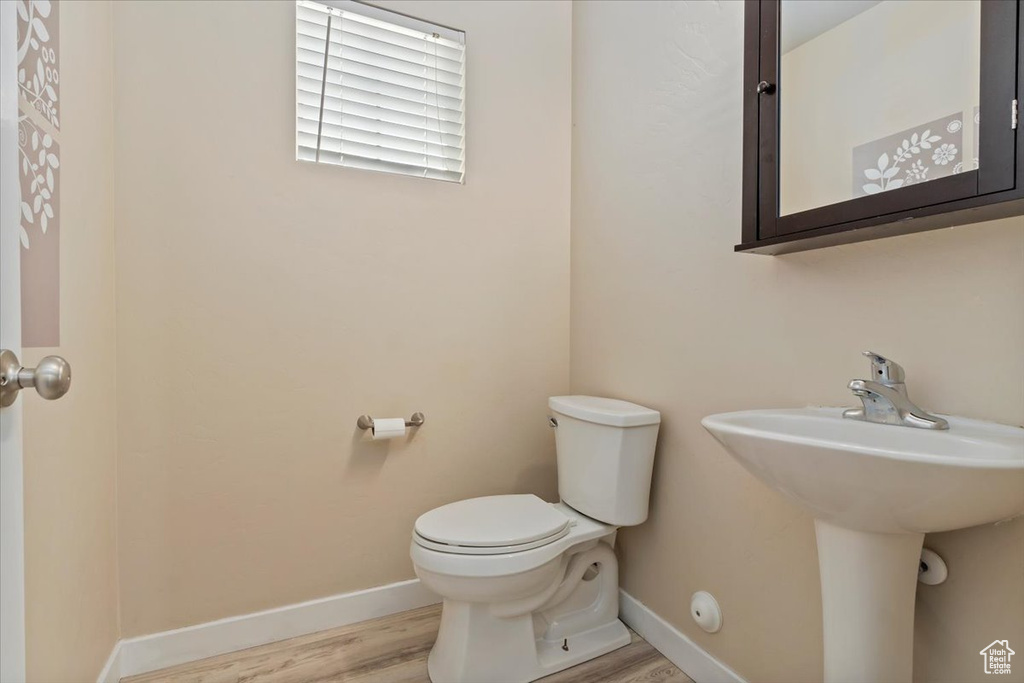 1072 W STONEHAVEN DR North Salt Lake, UT 84054