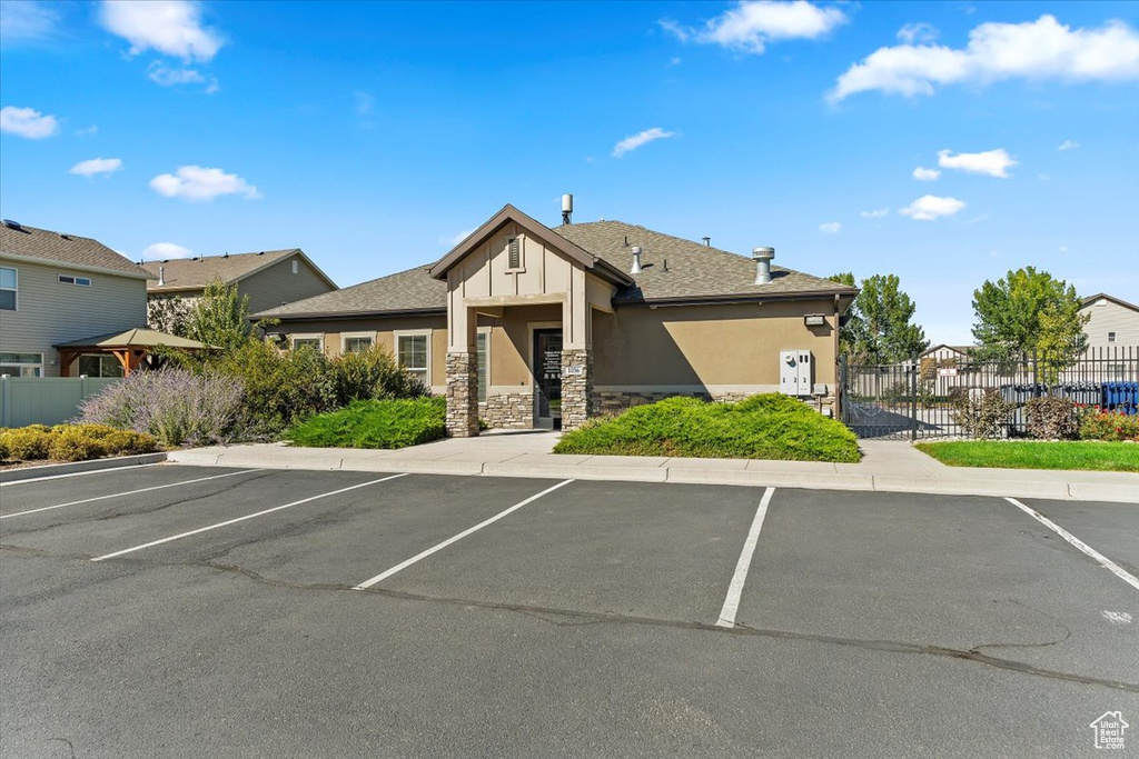 1072 W STONEHAVEN DR North Salt Lake, UT 84054