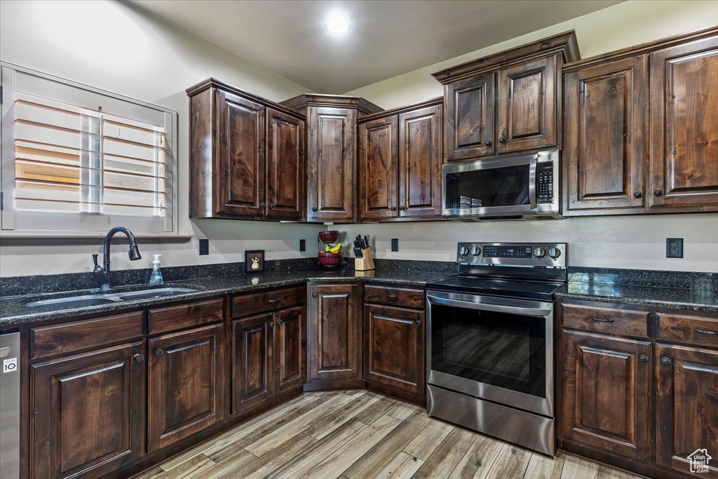 Photo 9 for MLS #2113471 at 123 Hillsborough Dr #71