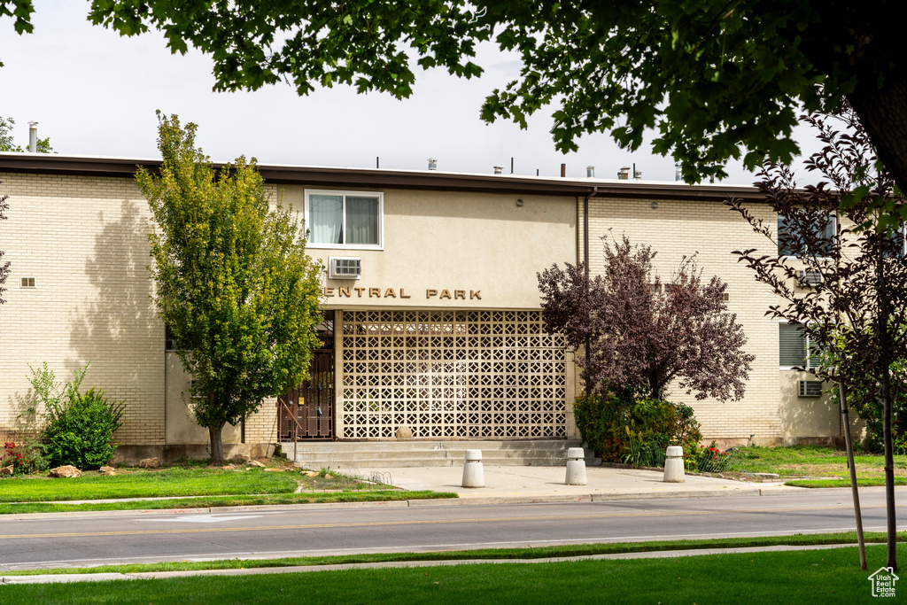 Photo 9 for MLS #2113508 at 301 E 2700 South #3