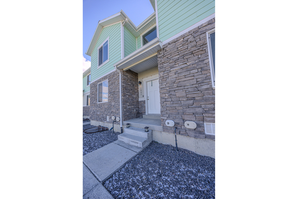 1997 E ABBEY WAY Eagle Mountain, UT 84005