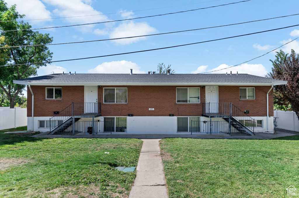Photo 2 for MLS #2113539 at 670 S Main St #1-4