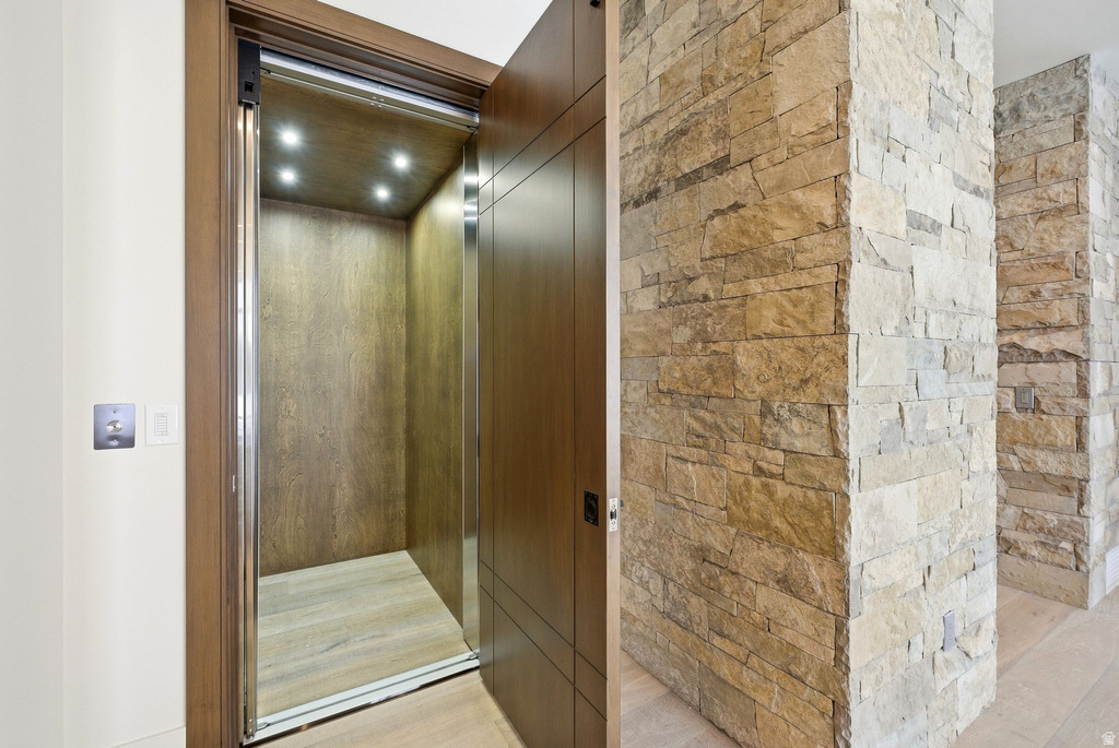 258 WHITE PINE CANYON RD Park City, UT 84060