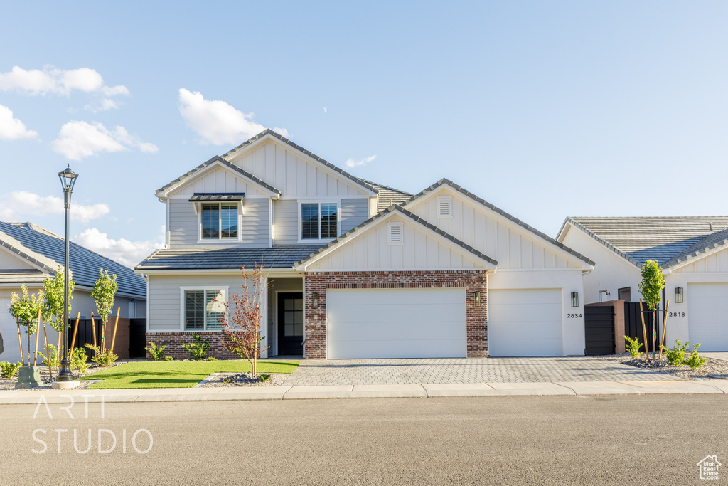 Photo 2 for MLS #2113541 at 2834 E Rill Dr