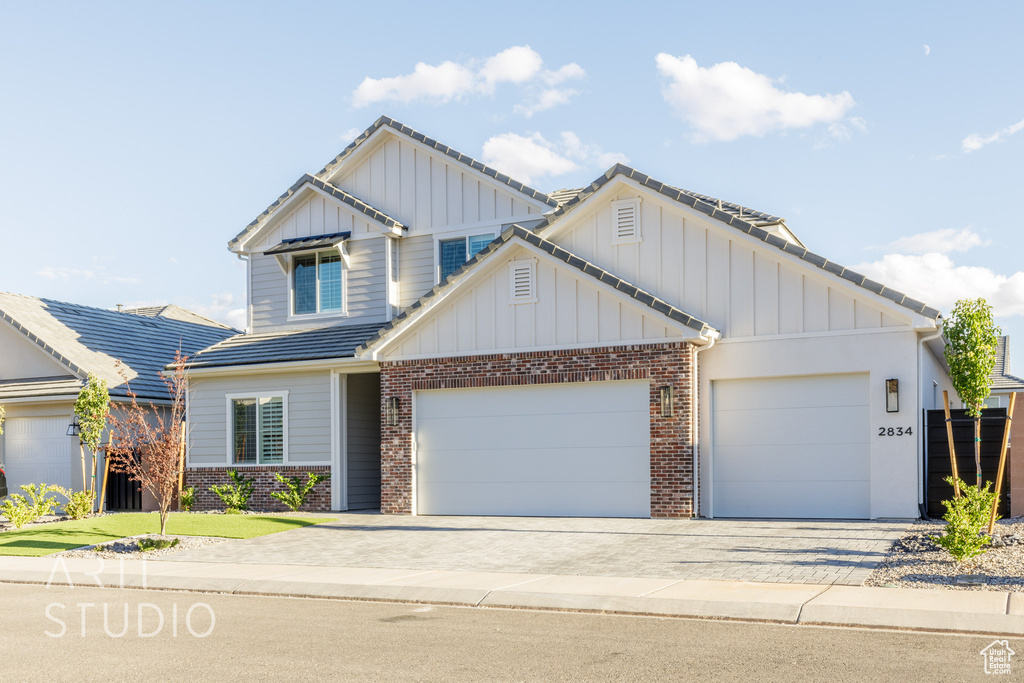 Photo 3 for MLS #2113541 at 2834 E Rill Dr