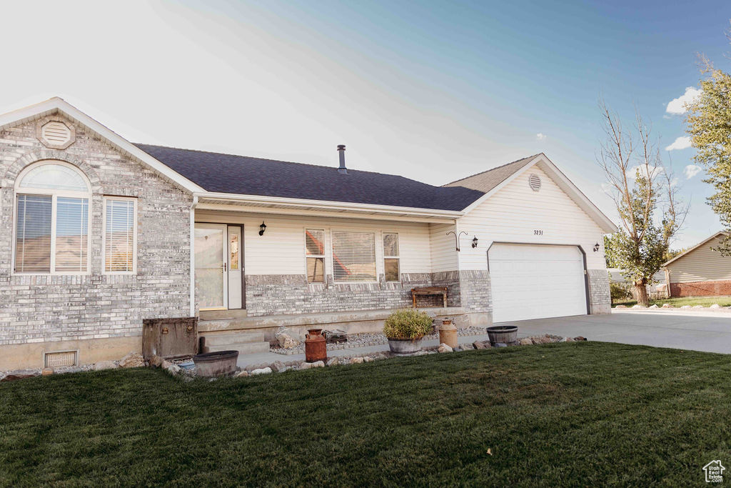 Photo 3 for MLS #2113569 at 3231 N Pelican Dr