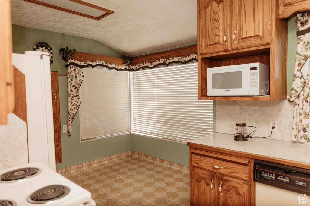 Photo 17 for MLS #2113578 at 149 S Country Club Dr