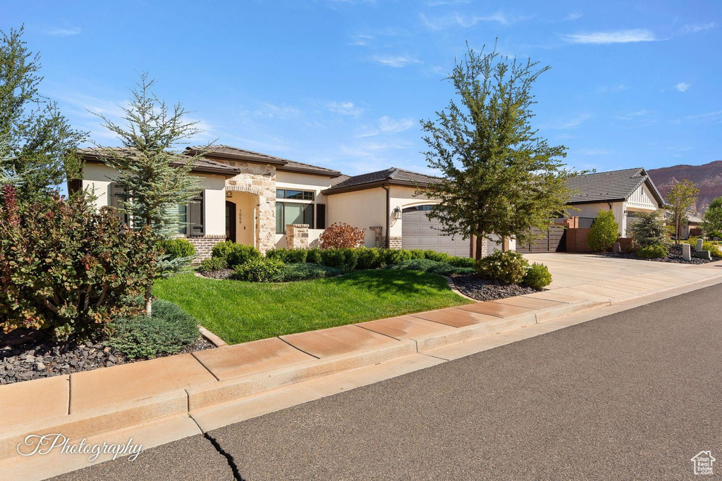 Photo 2 for MLS #2113597 at 1059 E Sea Biscuit Way