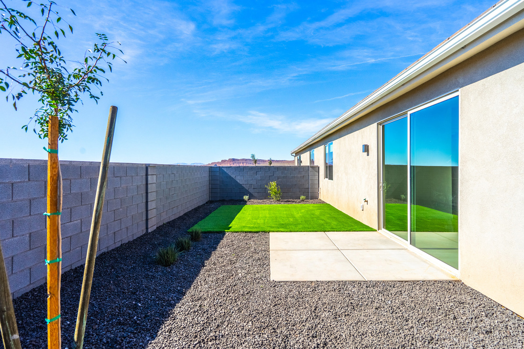 3001 W 570 N Hurricane, UT 84737