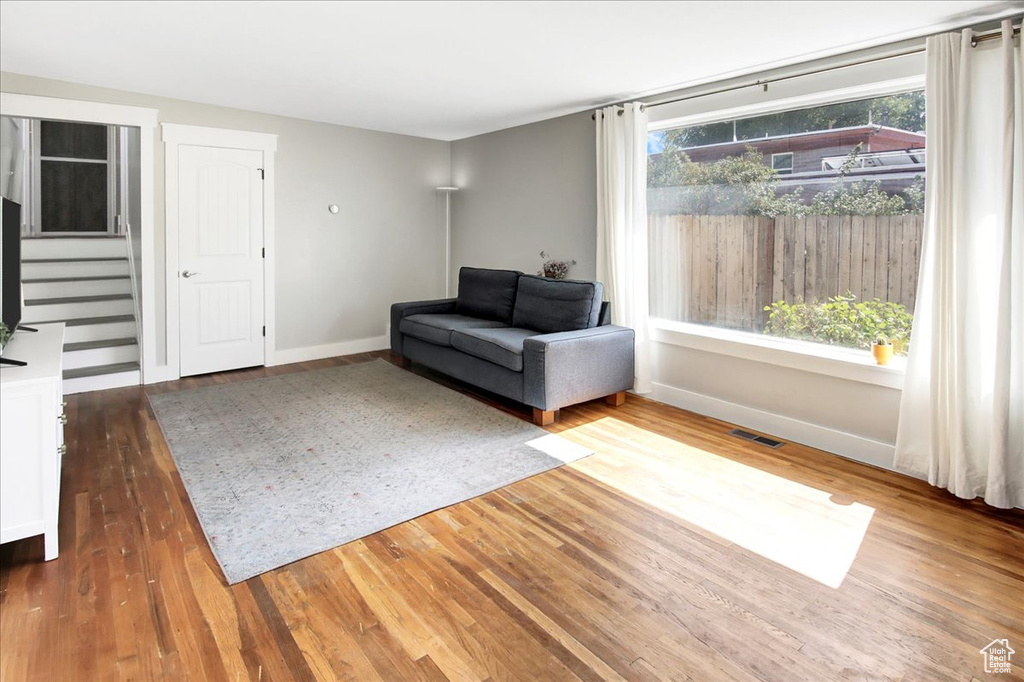 Photo 3 for MLS #2113625 at 4226 Gramercy Ave