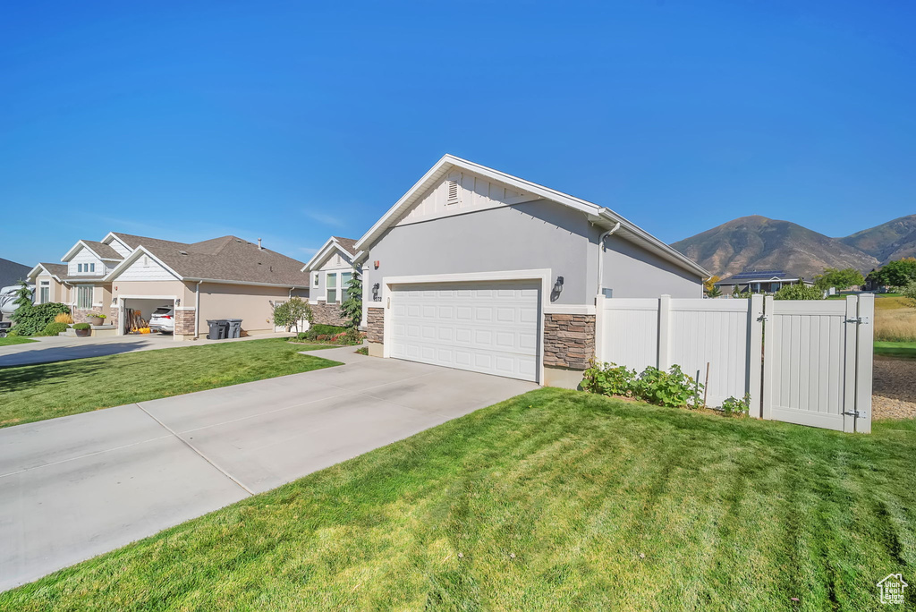 Photo 3 for MLS #2113627 at 1272 N Horizon View Loop