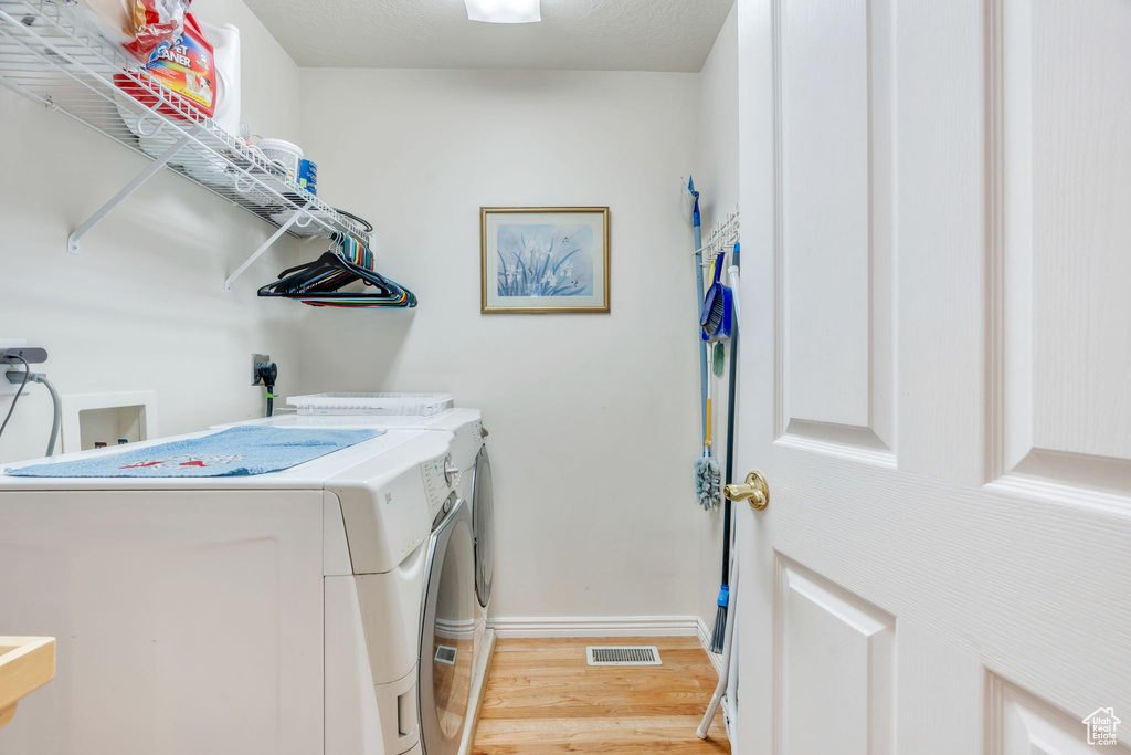 1035 DAYBREAK DR South Ogden, UT 84403
