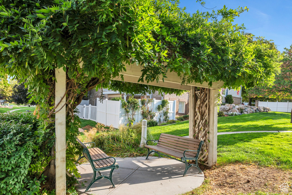 1035 DAYBREAK DR South Ogden, UT 84403