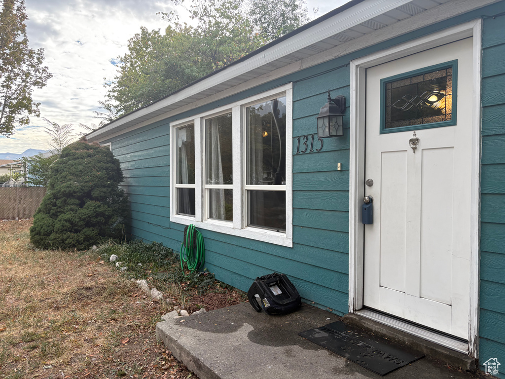1315 W GILLESPIE AVE Salt Lake City, UT 84104