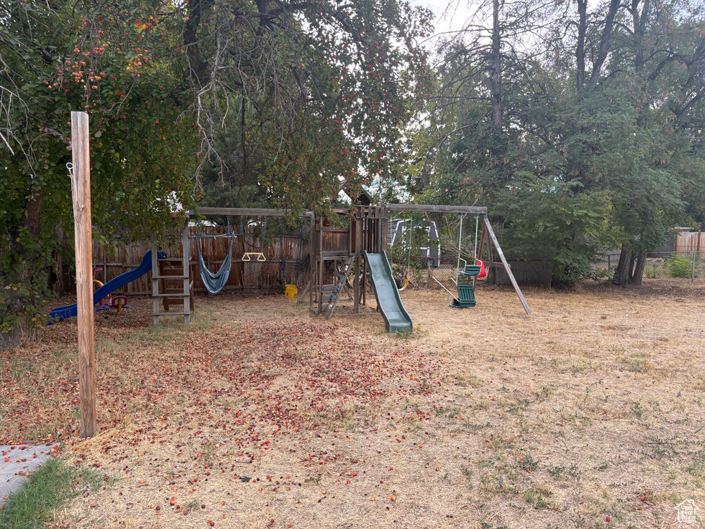 1315 W GILLESPIE AVE Salt Lake City, UT 84104