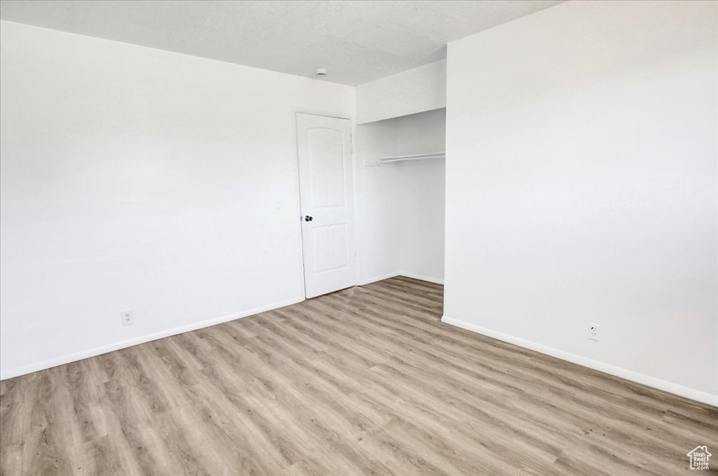 3321 S VALCREST DR West Valley City, UT 84119