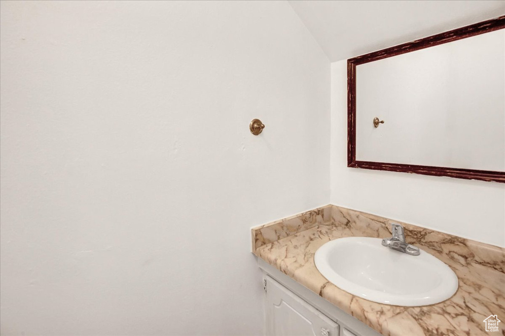 3321 S VALCREST DR West Valley City, UT 84119