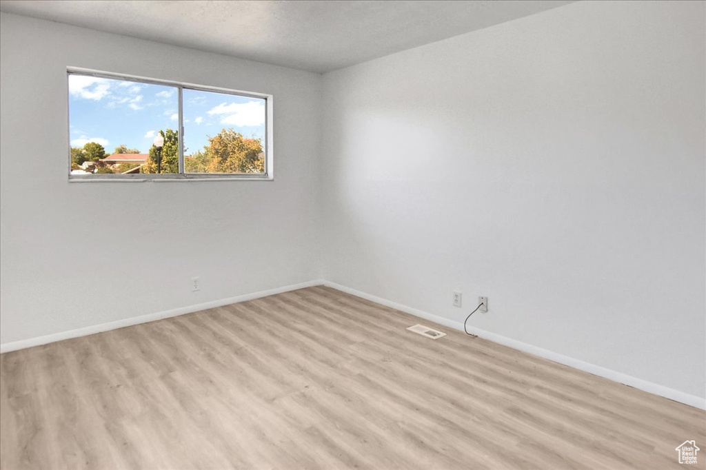 3321 S VALCREST DR West Valley City, UT 84119