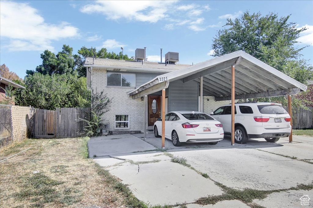 3321 S VALCREST DR West Valley City, UT 84119