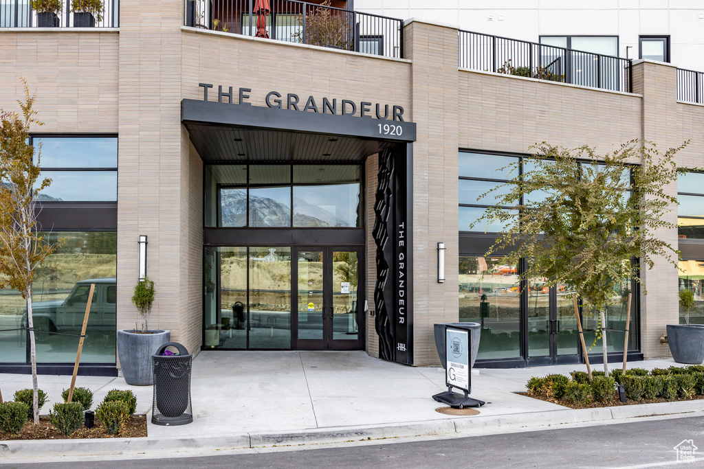 Photo 2 for MLS #2113718 at 1920 E Rodeo Dr #508