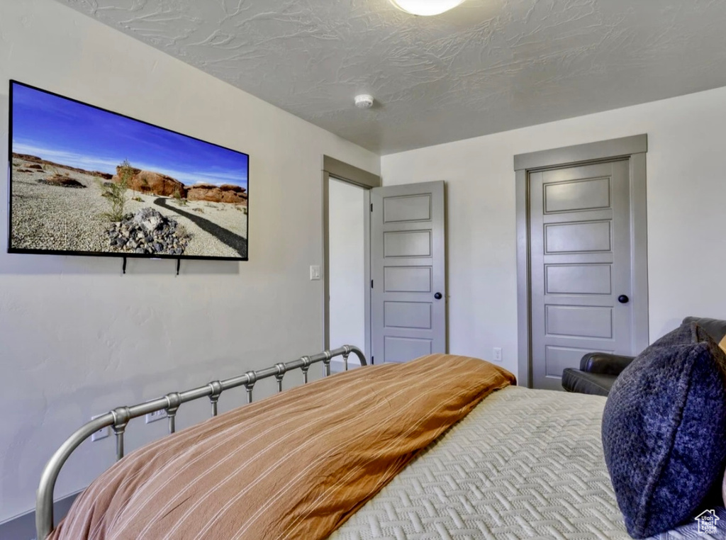 Photo 22 for MLS #2113723 at 2323 E Escondido Dr