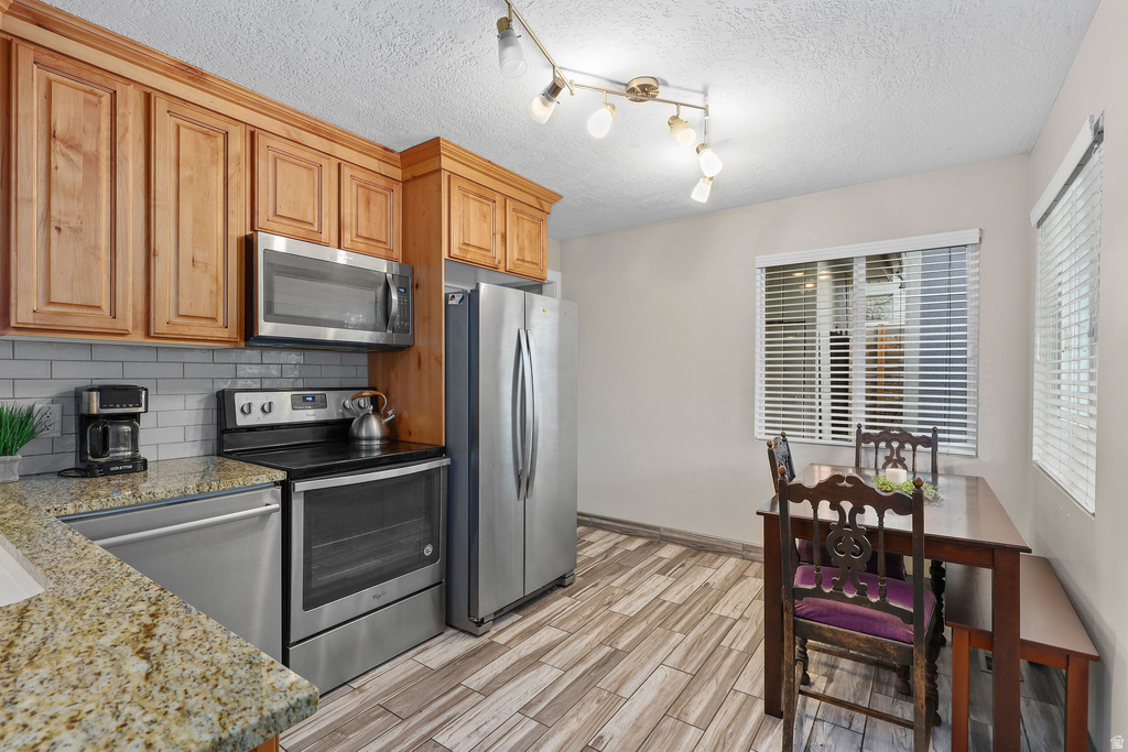 553 CLARK ST Woods Cross, UT 84010