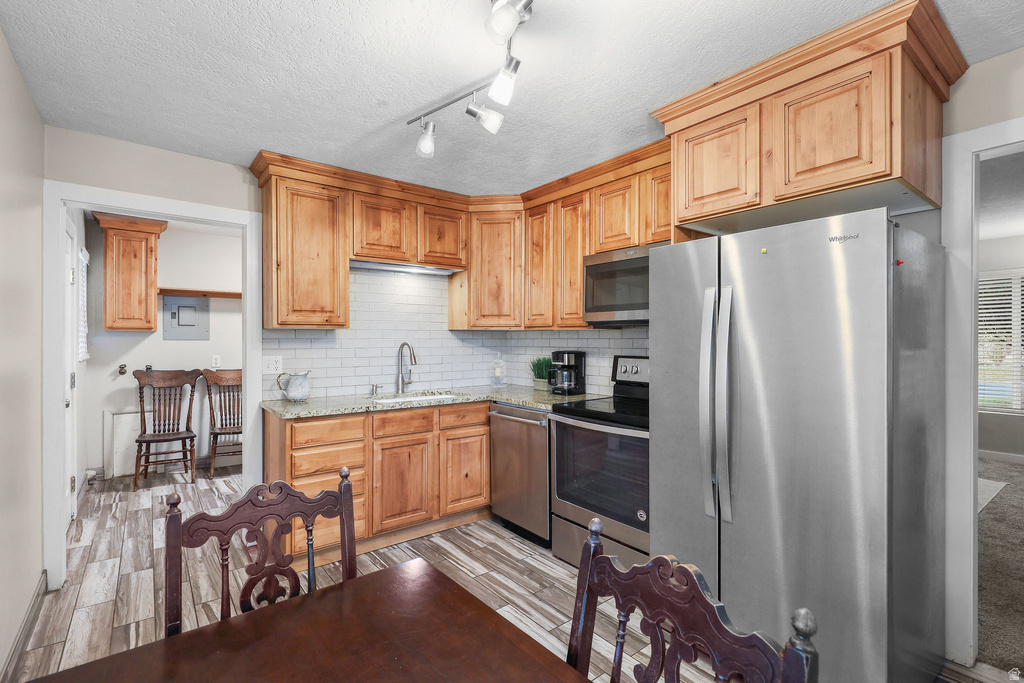 553 CLARK ST Woods Cross, UT 84010