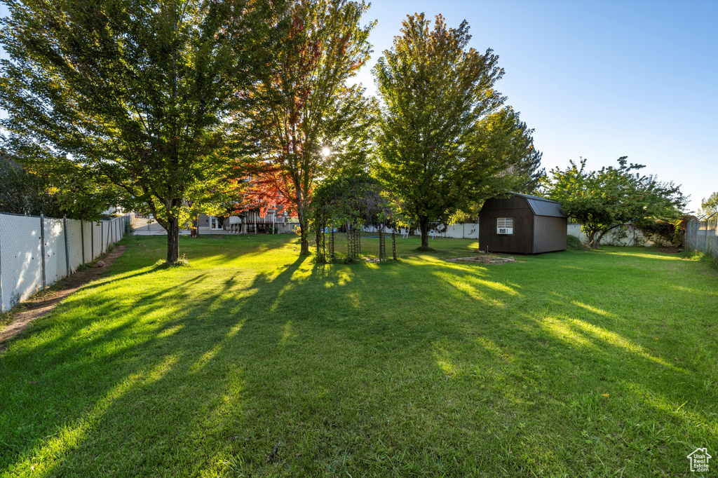 2002 E DEER RUN DR RUN South Weber, UT 84405