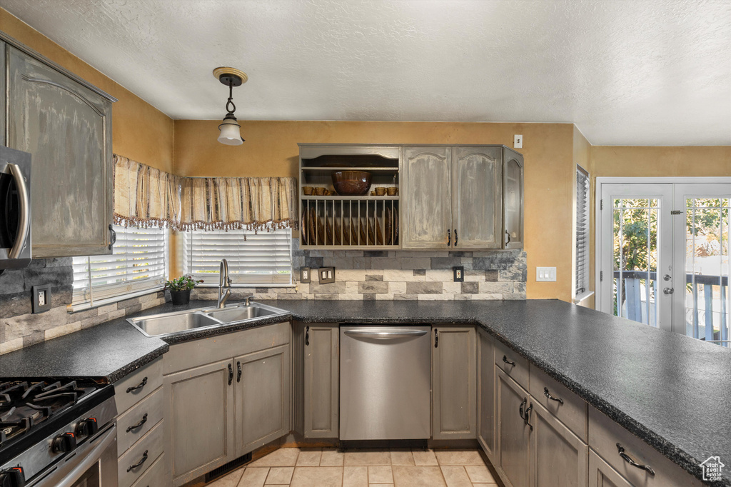 2002 E DEER RUN DR RUN South Weber, UT 84405