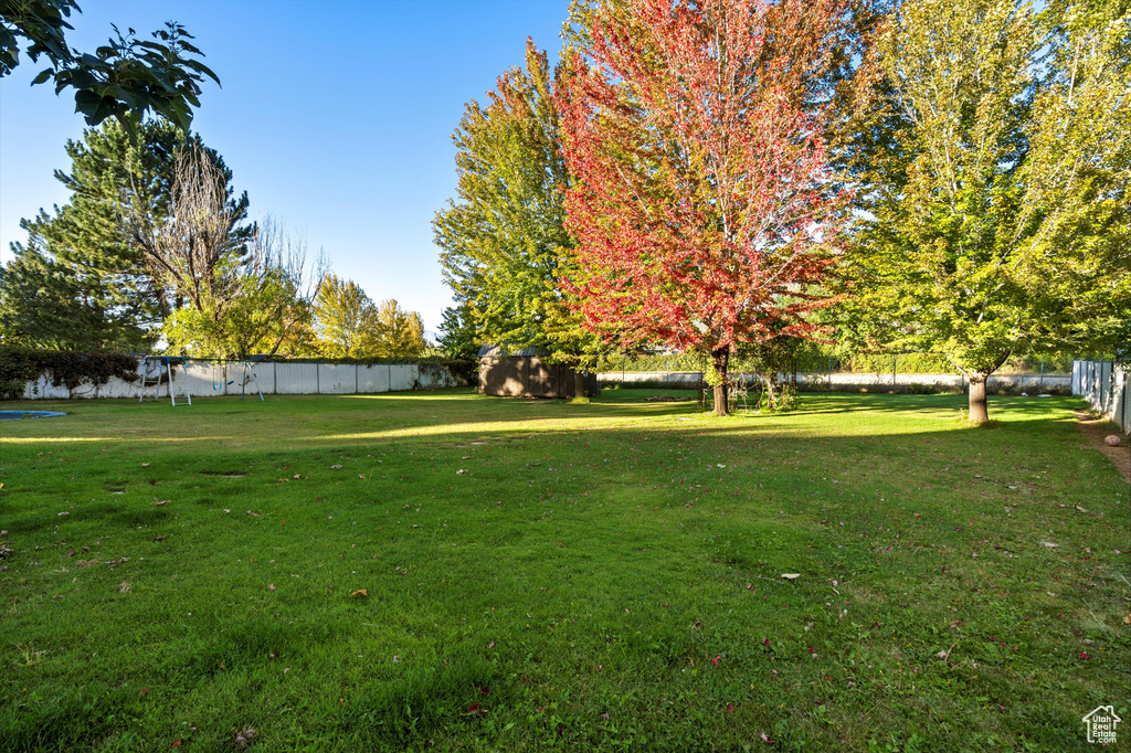 2002 E DEER RUN DR RUN South Weber, UT 84405