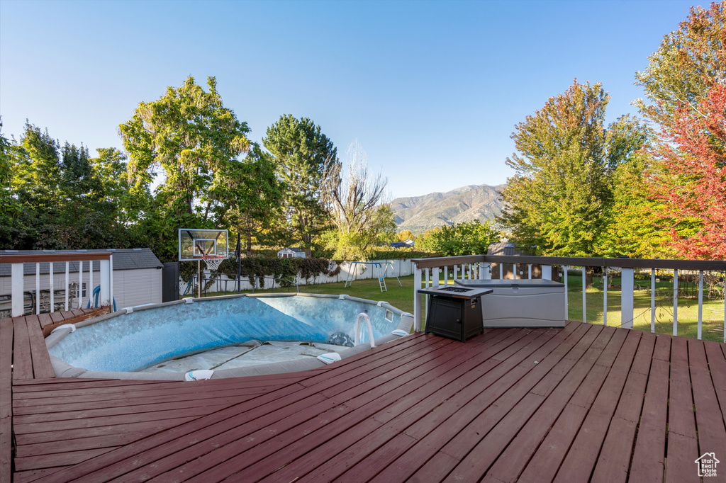 2002 E DEER RUN DR RUN South Weber, UT 84405