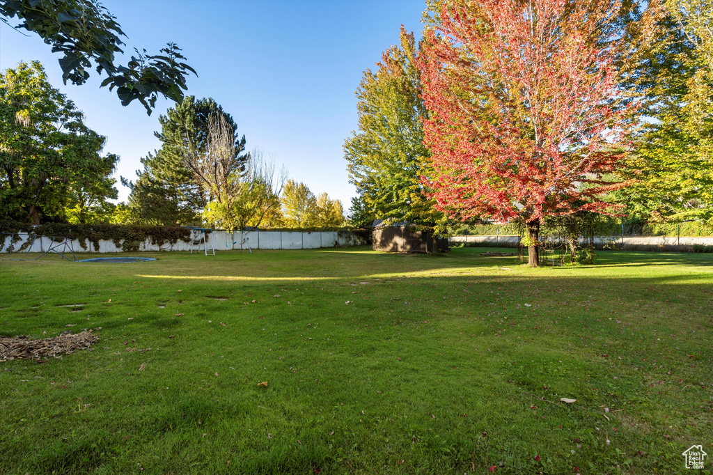 2002 E DEER RUN DR RUN South Weber, UT 84405