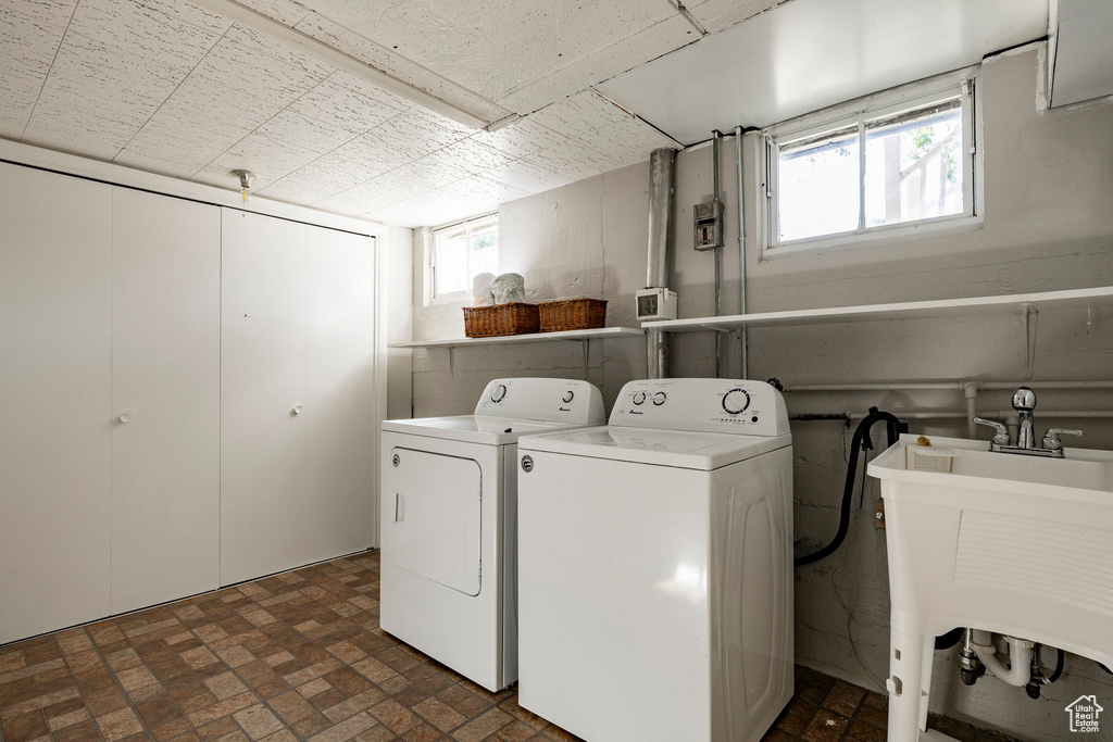 2207 S TYLER AVE Ogden, UT 84401