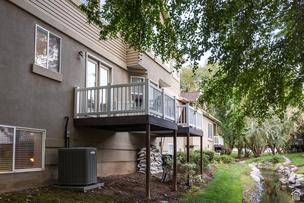 678 E CREEKVIEW DR Layton, UT 84041