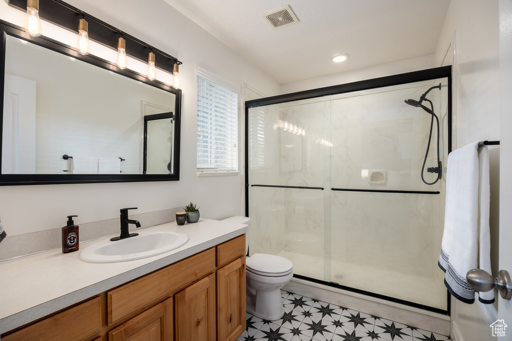 678 E CREEKVIEW DR Layton, UT 84041