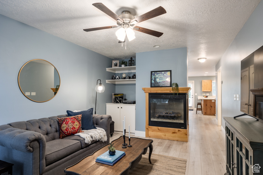678 E CREEKVIEW DR Layton, UT 84041