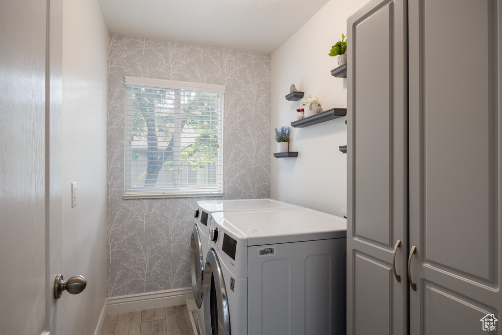 678 E CREEKVIEW DR Layton, UT 84041