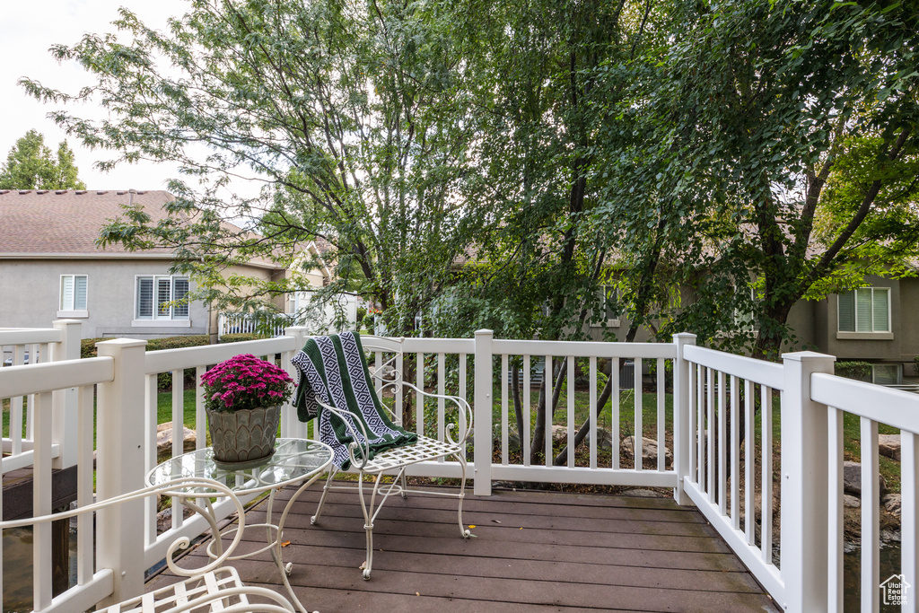 678 E CREEKVIEW DR Layton, UT 84041