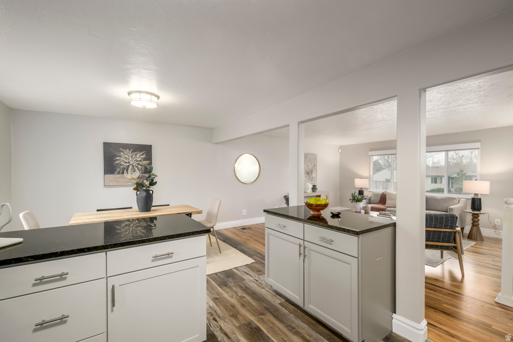 199 E LYNN CIR Sandy, UT 84070